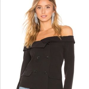 Shoulder blazer top in black